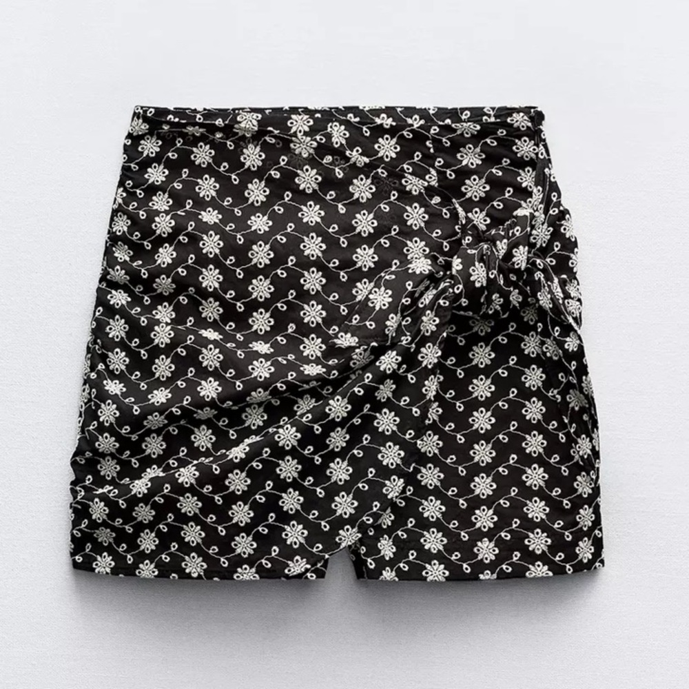 Zara embroidered Skort